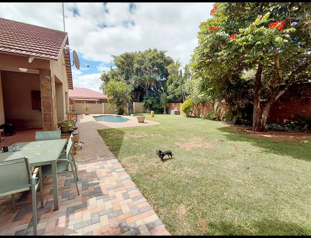 3 BEDROOM FREESTANDING FOR SALE IN MOREGLOED